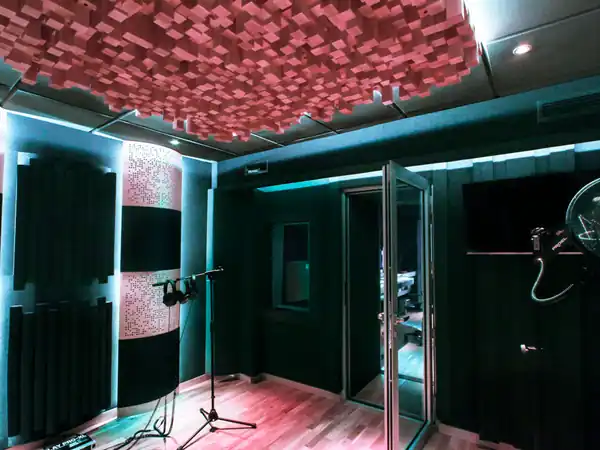 Studio privato Acqua & Sapone con il trattamento acustico AcusticaITALIA